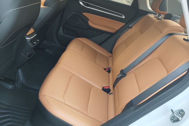 吉利汽车 帝豪 2025款 第4代 1.5L CVT旗舰型中控内饰7007