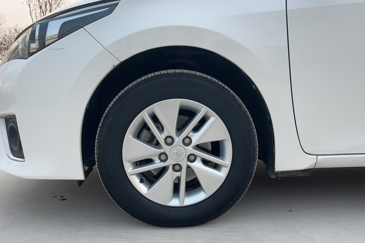 丰田 卡罗拉 2017款 1.2T 手动GL车身外观6010