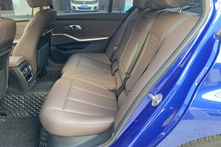 宝马3系 2020款 改款 325Li M运动曜夜套装中控内饰7004