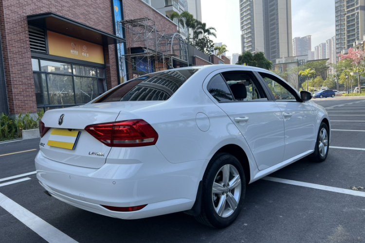 大众 朗逸 2017款 1.6L 自动风尚版车身外观6001