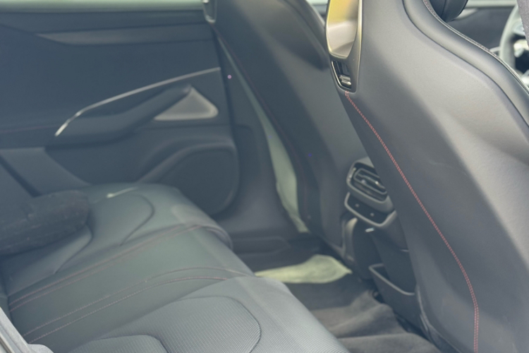 小米汽车 小米SU7 2024款 四驱超长续航高阶智驾Max版中控内饰7005