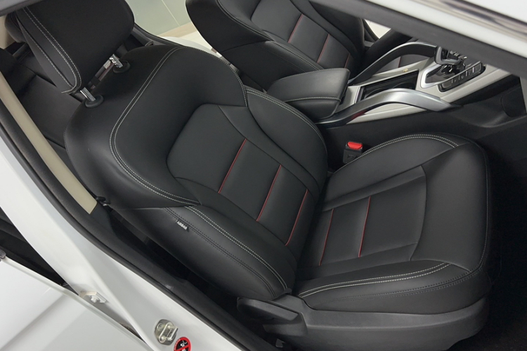 吉利汽车 博越 2020款 1.8TD DCT两驱智联型4G互联版局部细节41