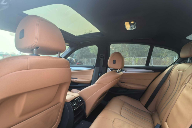 宝马5系(进口) 2018款 525i M运动套装中控内饰7005