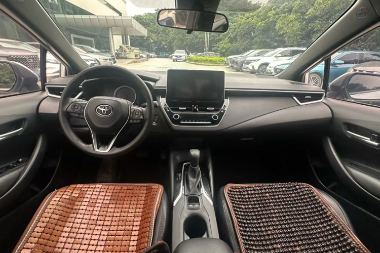 丰田 雷凌 2021款 185T CVT豪华版中控内饰7003