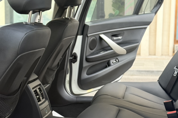 宝马3系 2015款 320Li 时尚型中控内饰7004