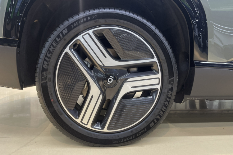 长安启源E07 2025款 增程 两驱 39kWh Max智驾版车身外观6010