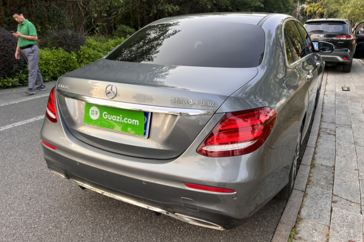 奔驰E级 2016款 E 300 L 运动豪华型车身外观6001