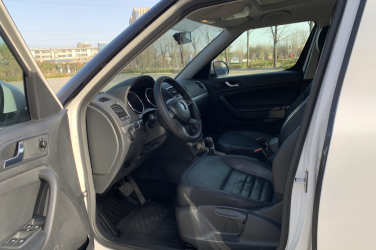 斯柯达 Yeti 2014款 1.4TSI DSG极地版中控内饰7001