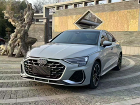 奥迪A3 2025款 A3L Limousine 35TFSI 飞驰尊享型