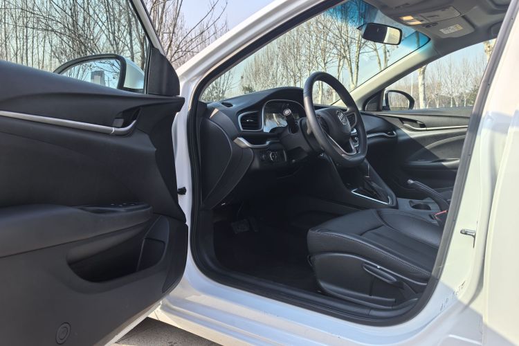 别克 英朗 2021款 改款 典范 1.5L 自动精英型中控内饰7002