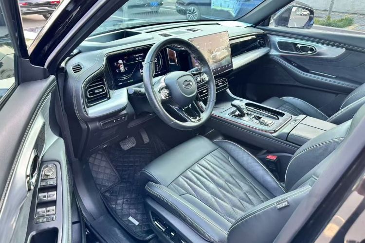 广汽传祺 传祺GS8 2022款 双擎系列 2.0TM 两驱尊贵版 （六座）中控内饰7001