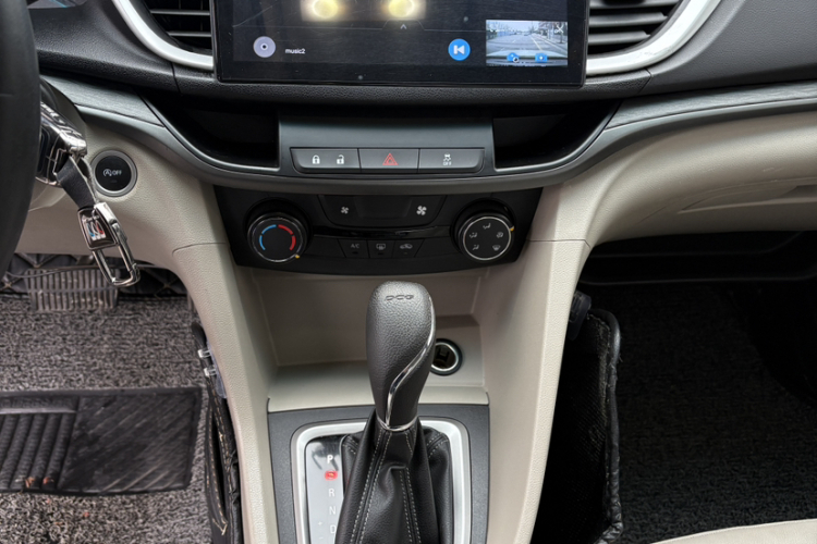 别克 英朗 2018款 15T 双离合精英型 国V中控内饰7004