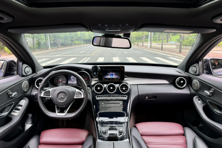 奔驰C级 2018款 C 200 运动版中控内饰7007