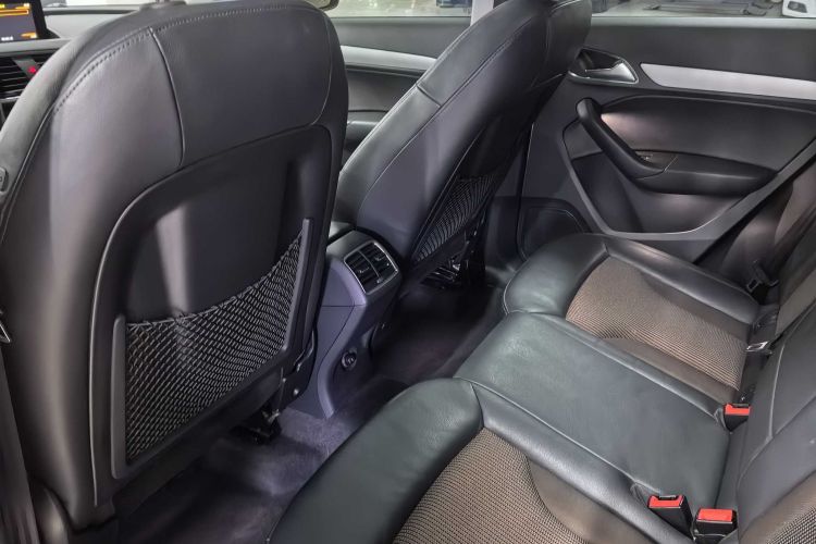 奥迪Q3 2018款 30周年年型 30 TFSI 时尚型中控内饰7003