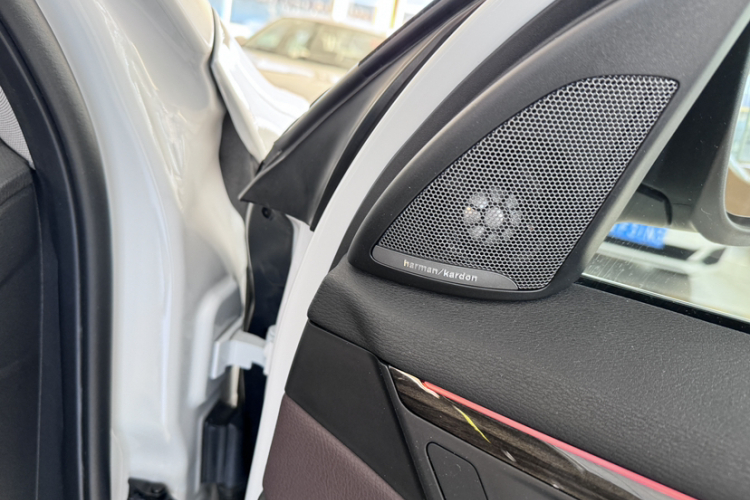 宝马X1 2022款 改款 xDrive25Li 尊享型中控内饰7004