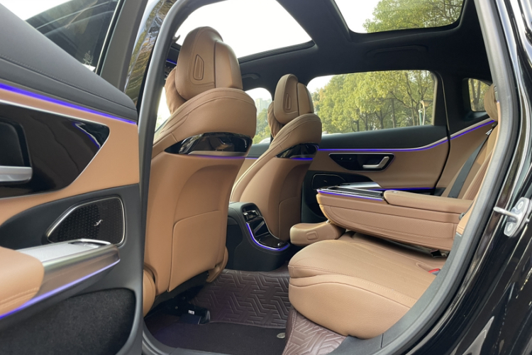 奔驰E级 2024款 E 260 L中控内饰7002