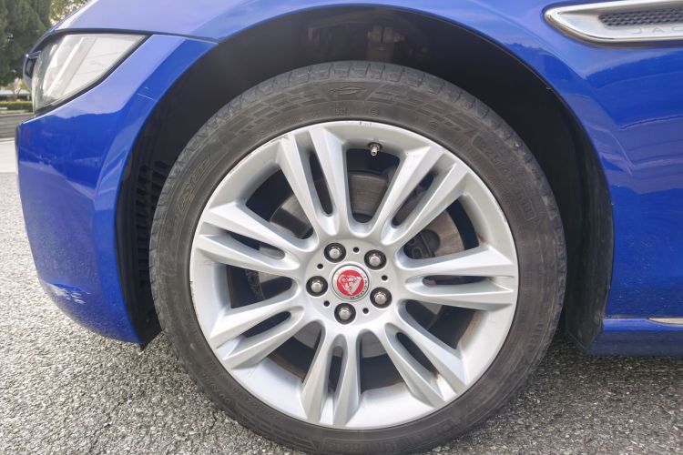 捷豹XEL 2019款 2.0T 200PS 尊享版车身外观6007