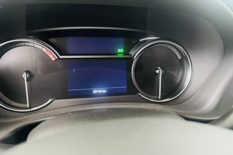 凯迪拉克XT4 2021款 28T 两驱技术型中控内饰15