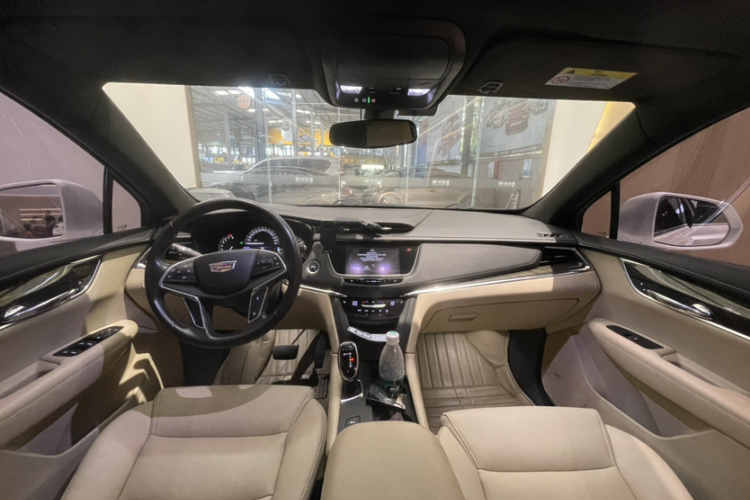 凯迪拉克XT5 2016款 28T 四驱技术型中控内饰7006