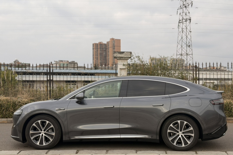 鸿蒙智行 智界R7 2024款 纯电 667km Pro车身外观6003