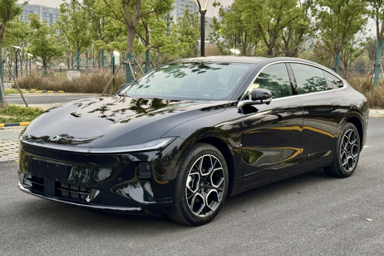 长安启源A07 2025款 蓝鲸增程版 230尊贵型车身外观1