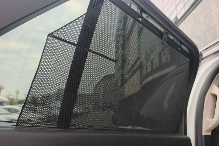 福特 探险者 2020款 EcoBoost 285 四驱钛金版 6座局部细节9001