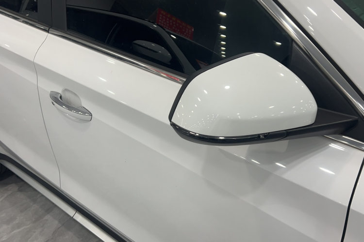 荣威RX5 2020款 20T 自动4G互联超越版车身外观6005