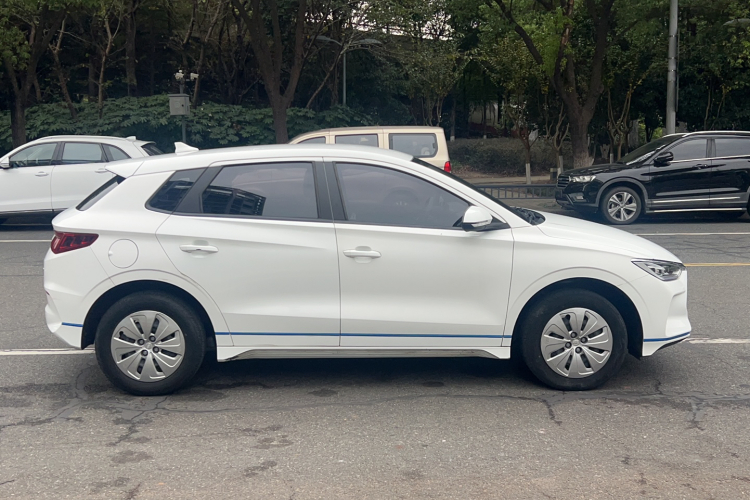 比亚迪e2 2020款 升级版 标准续航版 标准型车身外观6003