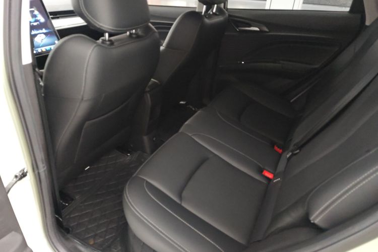 哪吒汽车 哪吒V 2022款 潮 400 Lite中控内饰7004