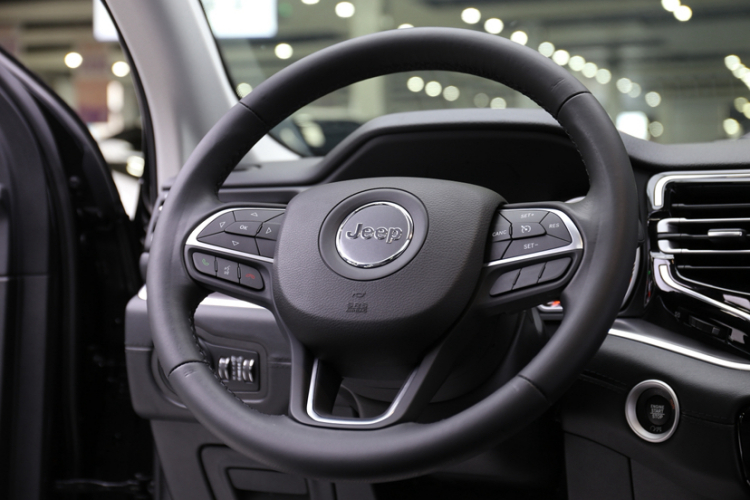 Jeep 大指挥官 2018款 2.0T 四驱悦享版 国VI局部细节13