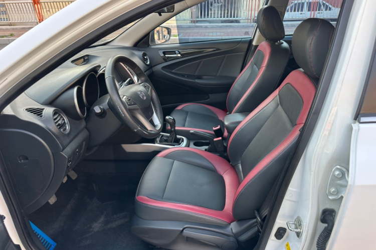 长安 逸动 2015款 1.6L 手动俊酷型 国V中控内饰7002