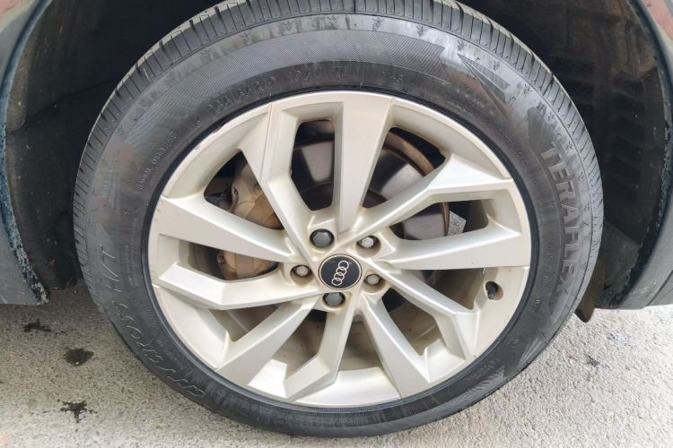 奥迪Q5L 2021款 40 TFSI 豪华动感型车身外观6011