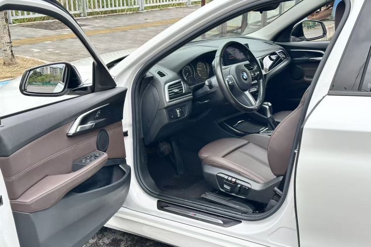 宝马1系 2019款 118i M运动套装中控内饰7004