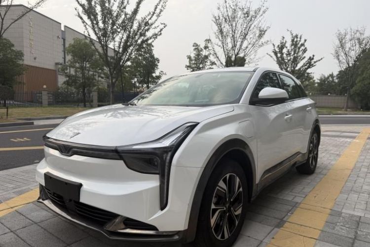 哪吒汽车 2023款 哪吒U-Ⅱ 挑战版 500 U秀 磷酸铁锂车身外观1