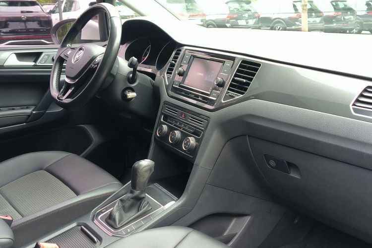 大众 高尔夫·嘉旅 2018款 230TSI 自动进取型中控内饰7003