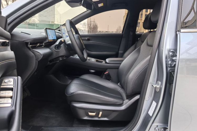 宝骏云海 2024款 140km 插混版中控内饰7002