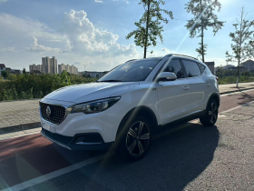 名爵ZS 2020款 全球百万畅销款 1.5L 手动65寸巨幕天窗版