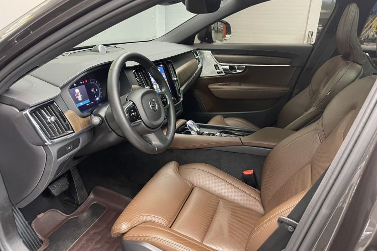 沃尔沃V90 2024款 Cross Country B5 AWD 智尊版中控内饰7003