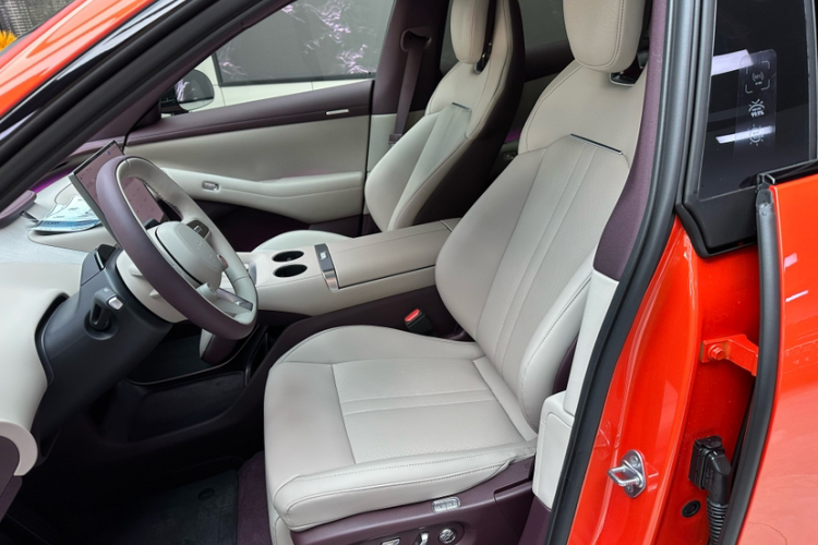 小米汽车 小米YU7 2025款 超长续航后驱版中控内饰7004