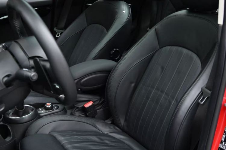 MINI 2018款 2.0T COOPER S 艺术家 五门版中控内饰7004