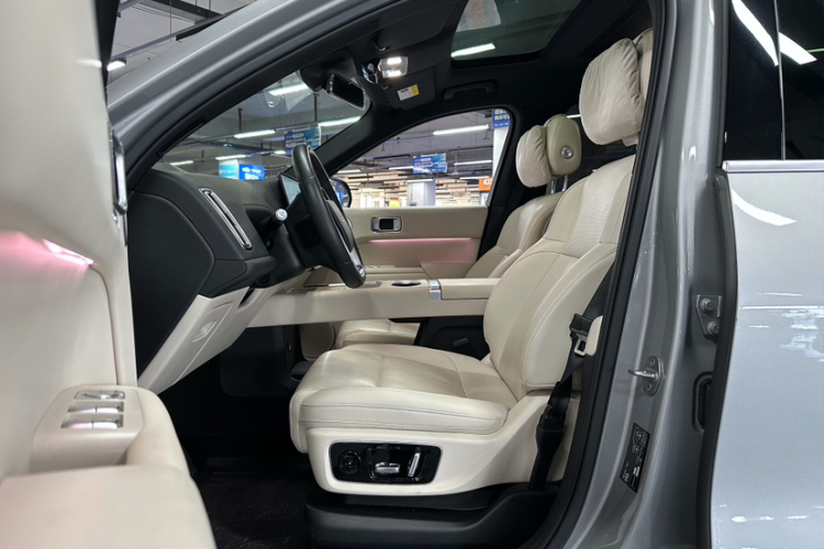 理想汽车 理想L9 2024款 Pro中控内饰7008