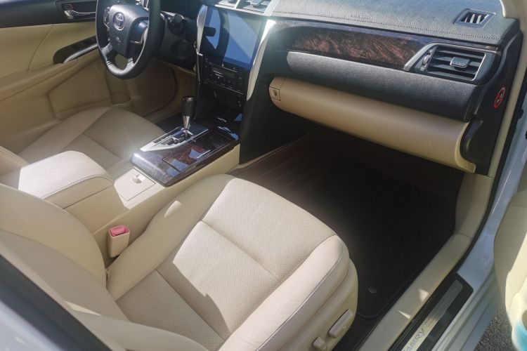 丰田 凯美瑞 2015款 2.0G 领先版中控内饰7003