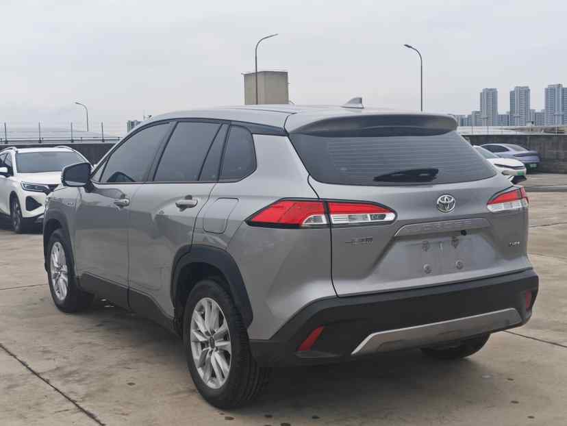 丰田 卡罗拉锐放 2024款 2.0L 智能电混双擎 先锋版(2)