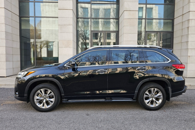 丰田 汉兰达 2018款 2.0T 两驱精英版 5座 国VI车身外观6002