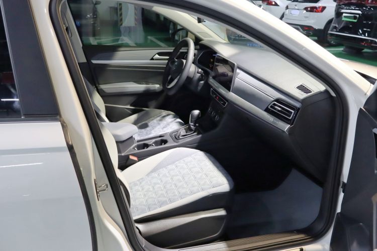 大众 朗逸 2024款 1.5L 自动满逸版中控内饰7012