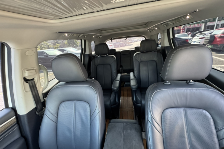 广汽传祺 传祺M8 2021款 领秀系列 390T 尊贵版局部细节9003