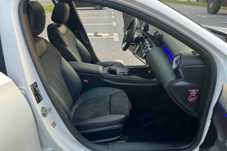 奔驰A级 2022款 改款三 A 200 L 运动轿车时尚型中控内饰7008