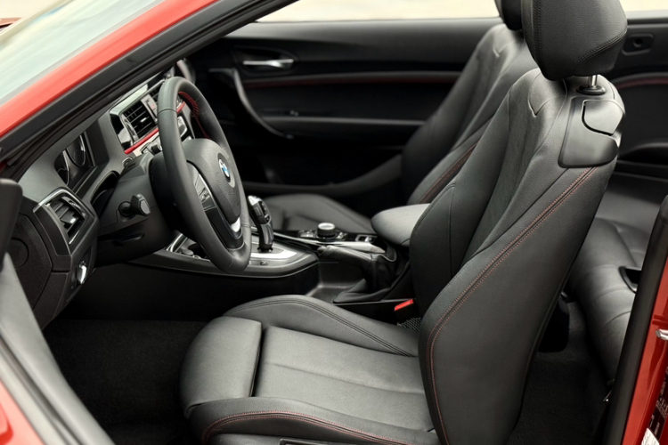 宝马2系(进口) 2018款 220i 敞篷轿跑车 运动设计套装中控内饰7007