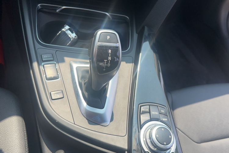 宝马3系 2017款 320Li M运动型局部细节18