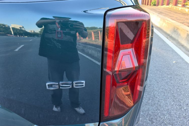 广汽传祺 传祺GS8 2022款 领航系列 2.0TGDI 两驱豪华智联版（七座）车身外观6010